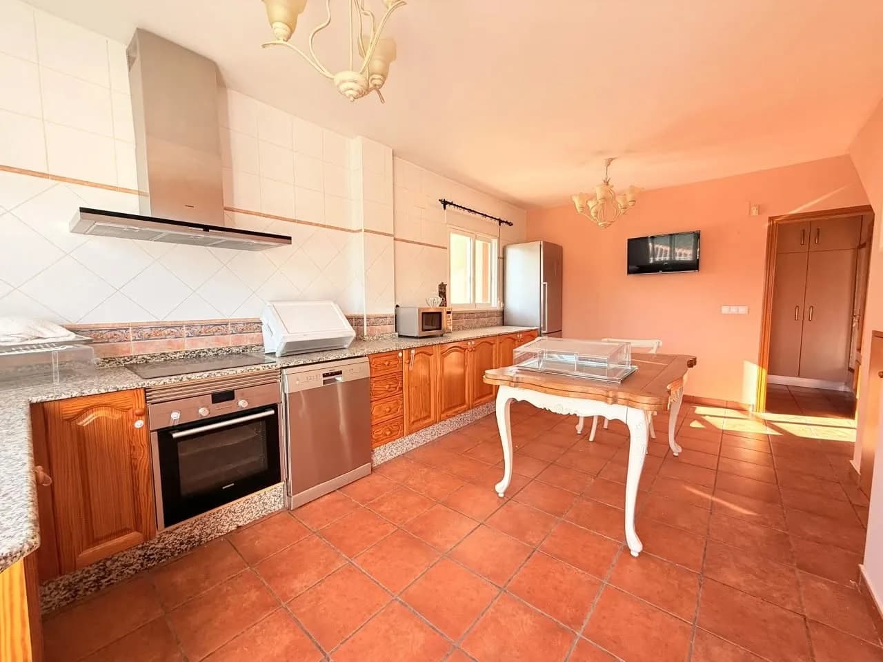 CHALET CON PISCINA Y GARAJE EN CALLOSA. ALQUILER CON OPCION A COMPRA